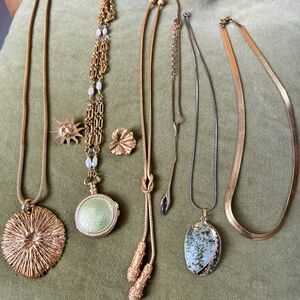 Elegant vintage costume jewelry bundle. All in excellent condition.